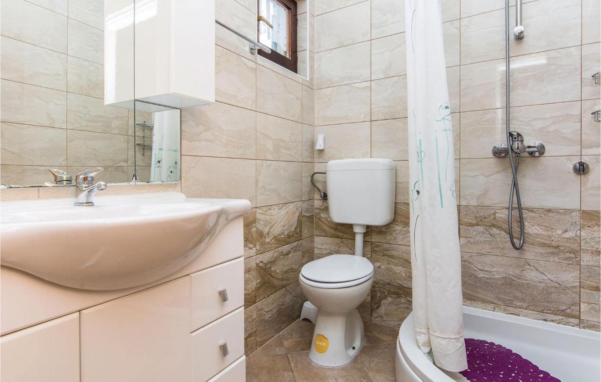 4 Bedroom Awesome Apartment In Starigrad エクステリア 写真