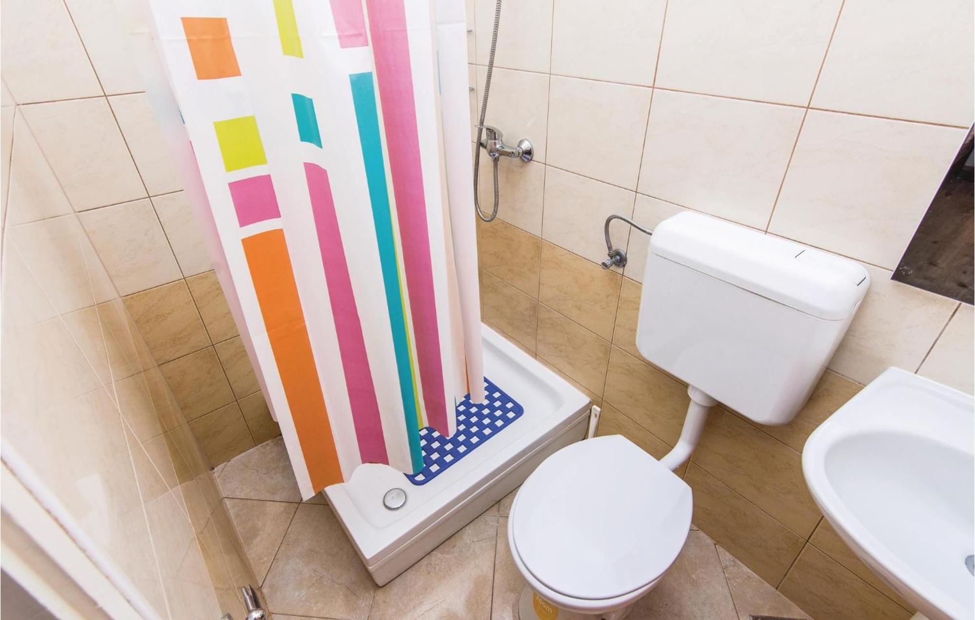 4 Bedroom Awesome Apartment In Starigrad エクステリア 写真