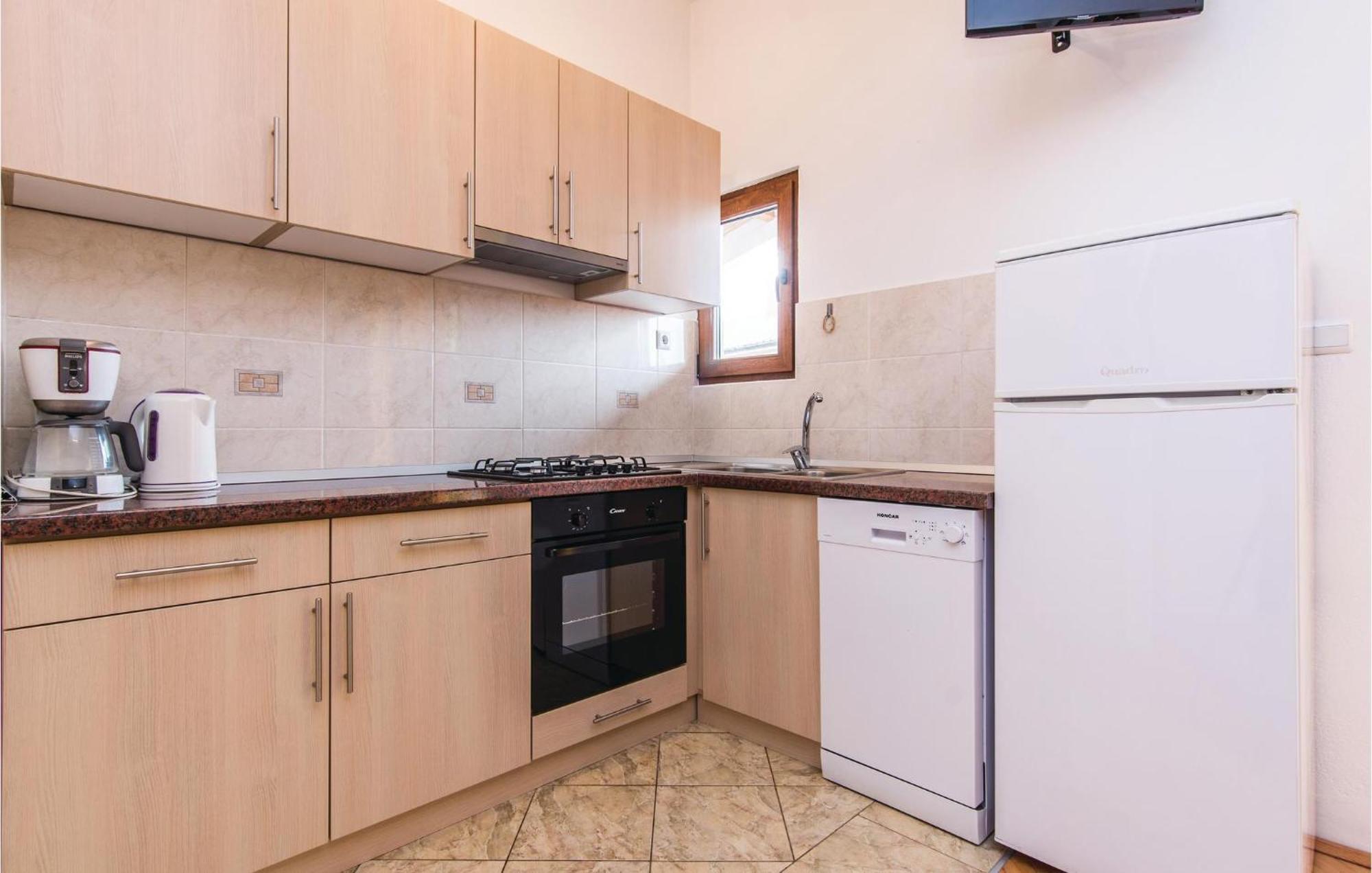 4 Bedroom Awesome Apartment In Starigrad エクステリア 写真